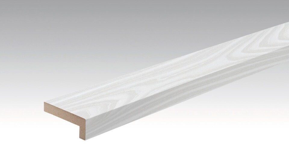 Angled cover moulding Silver ash 330