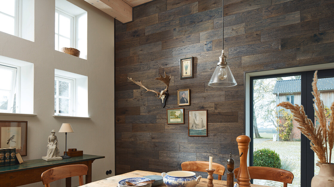 Holzpaneele als Wandverkleidung sind ein natürlicher Blickfang