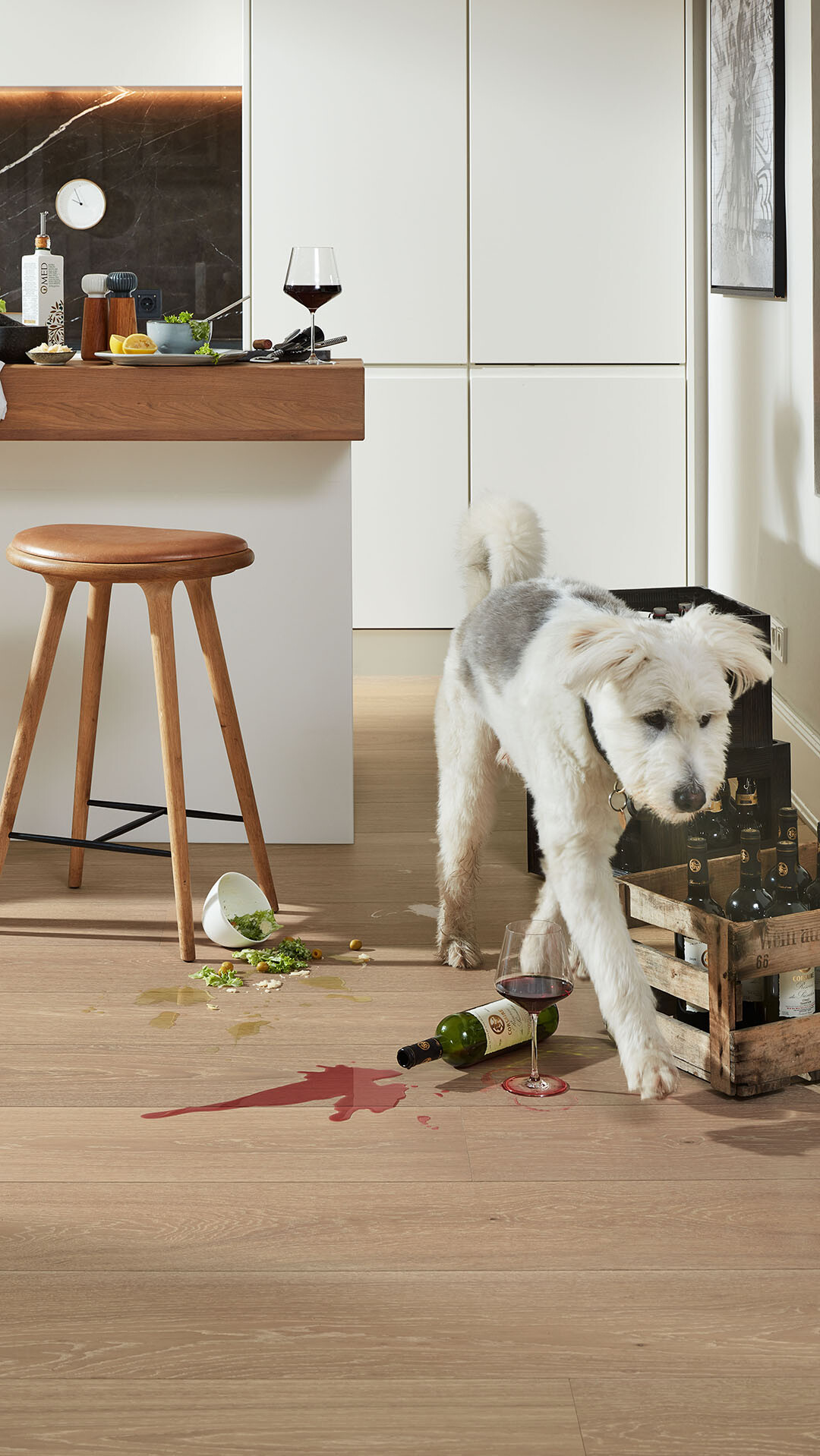 Lindura-Holzboden mit allen Beanspruchungen in der Küche und durch Haustiere