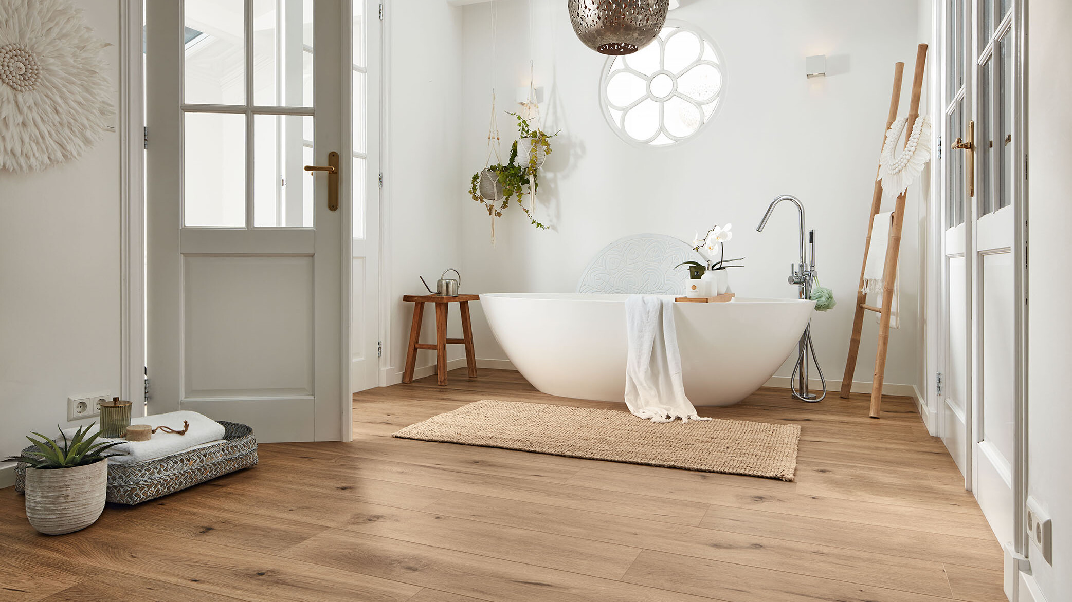 Laminat in Holzoptik im Badezimmer