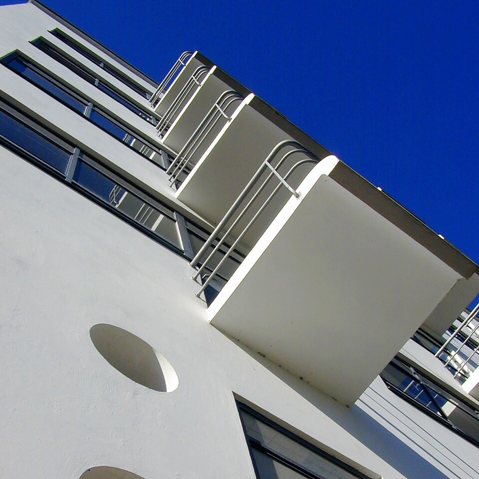 Hausfassade im Bauhaus-Stil