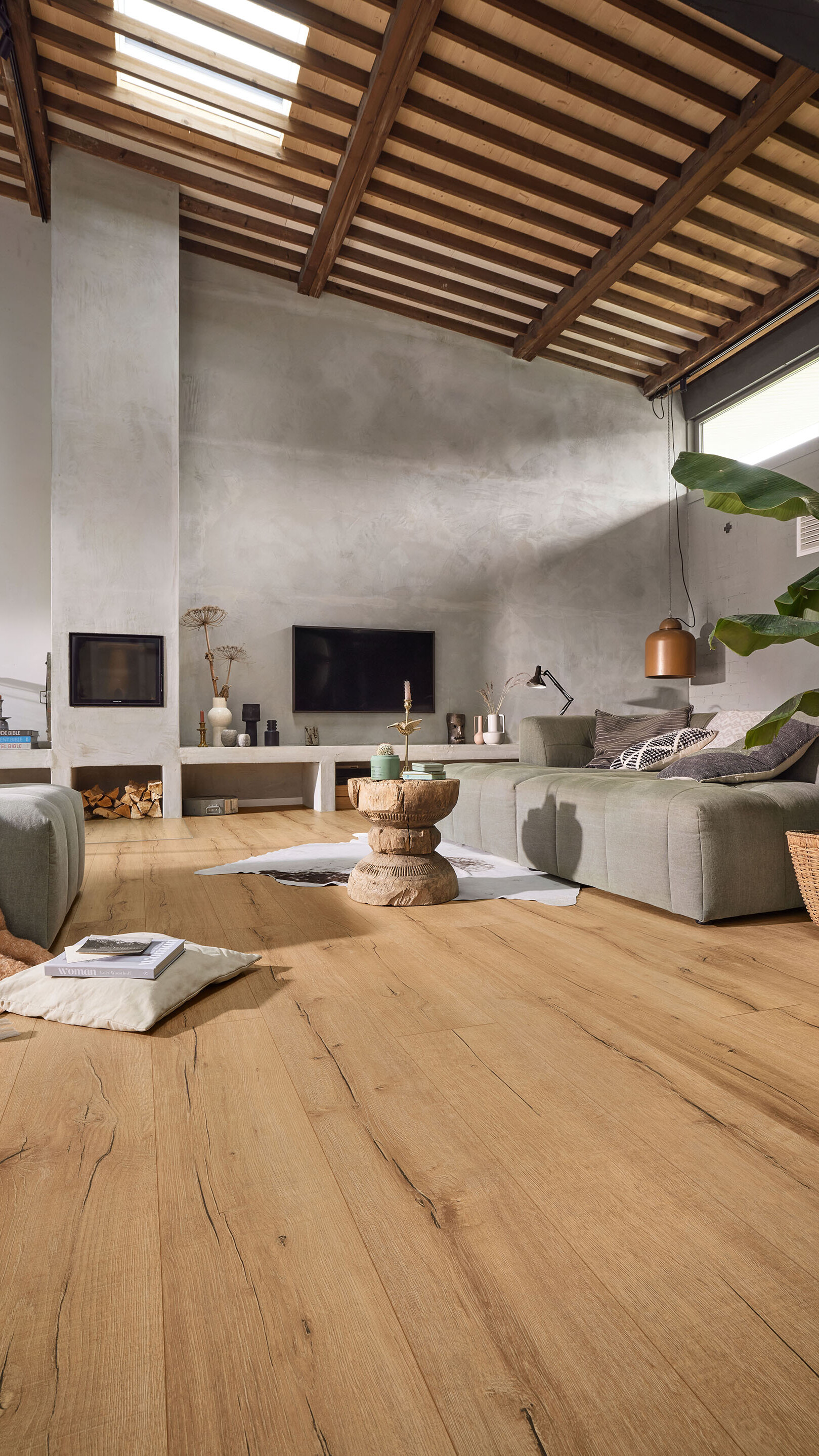 NEU: Designboden MeisterDesign DL Altholzeiche natur 7114 in einem modernen Wohnzimmer