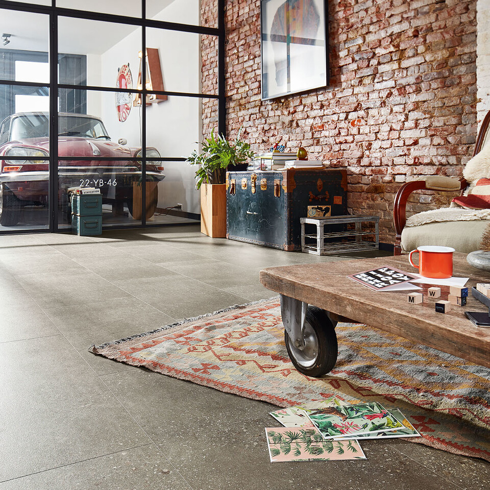 Designboden MeisterDesign Terrazzo dunkel im Fliesenformat